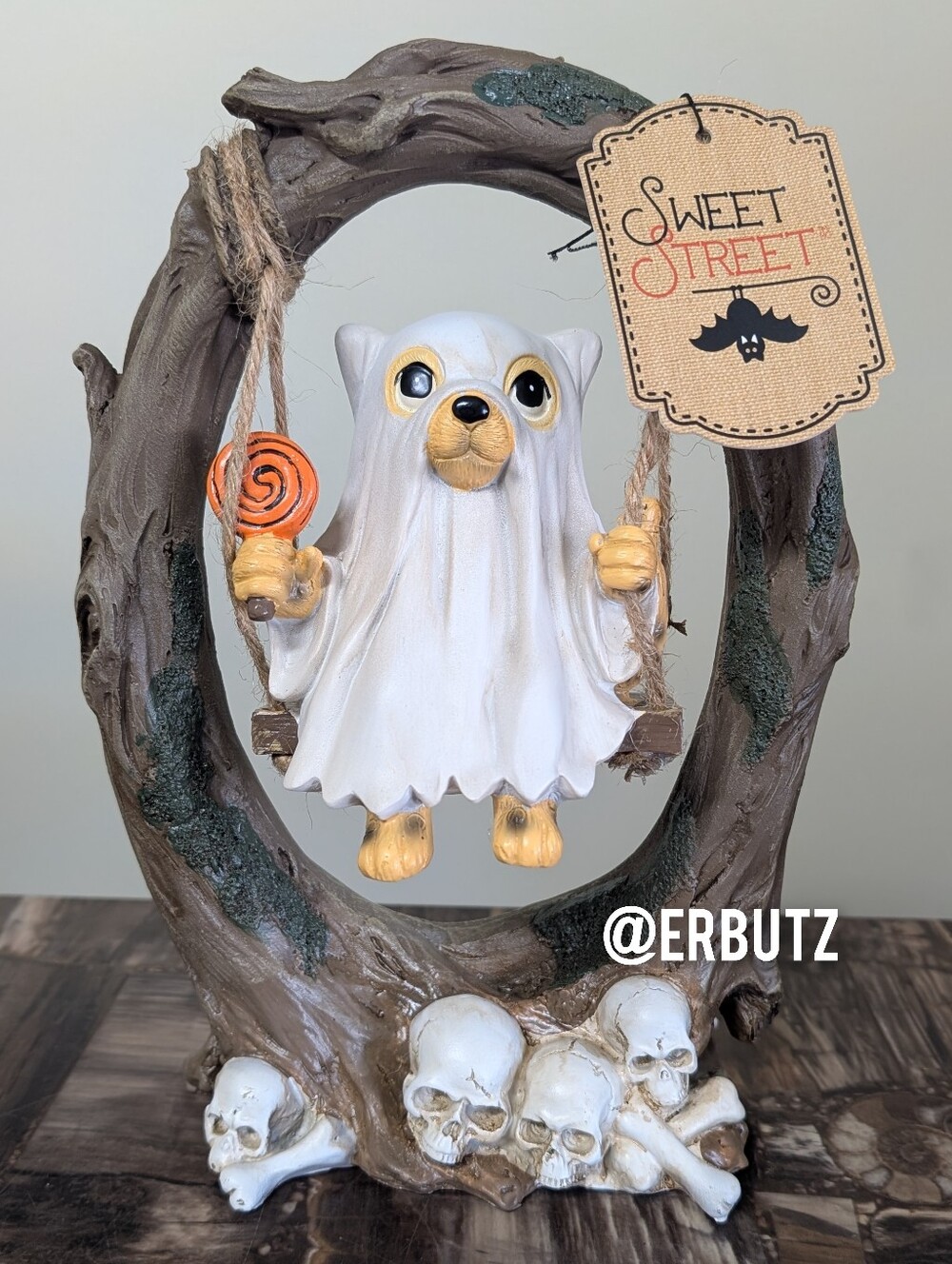Sweet Street Tree Swinging Ghost Dog Halloween Tabletop Figurine Decor 🐶🪾